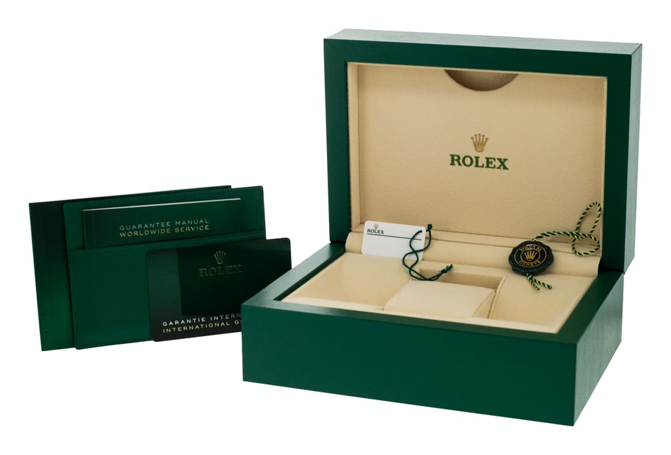 Rolex Oyster Perpetual 126000 Image 4